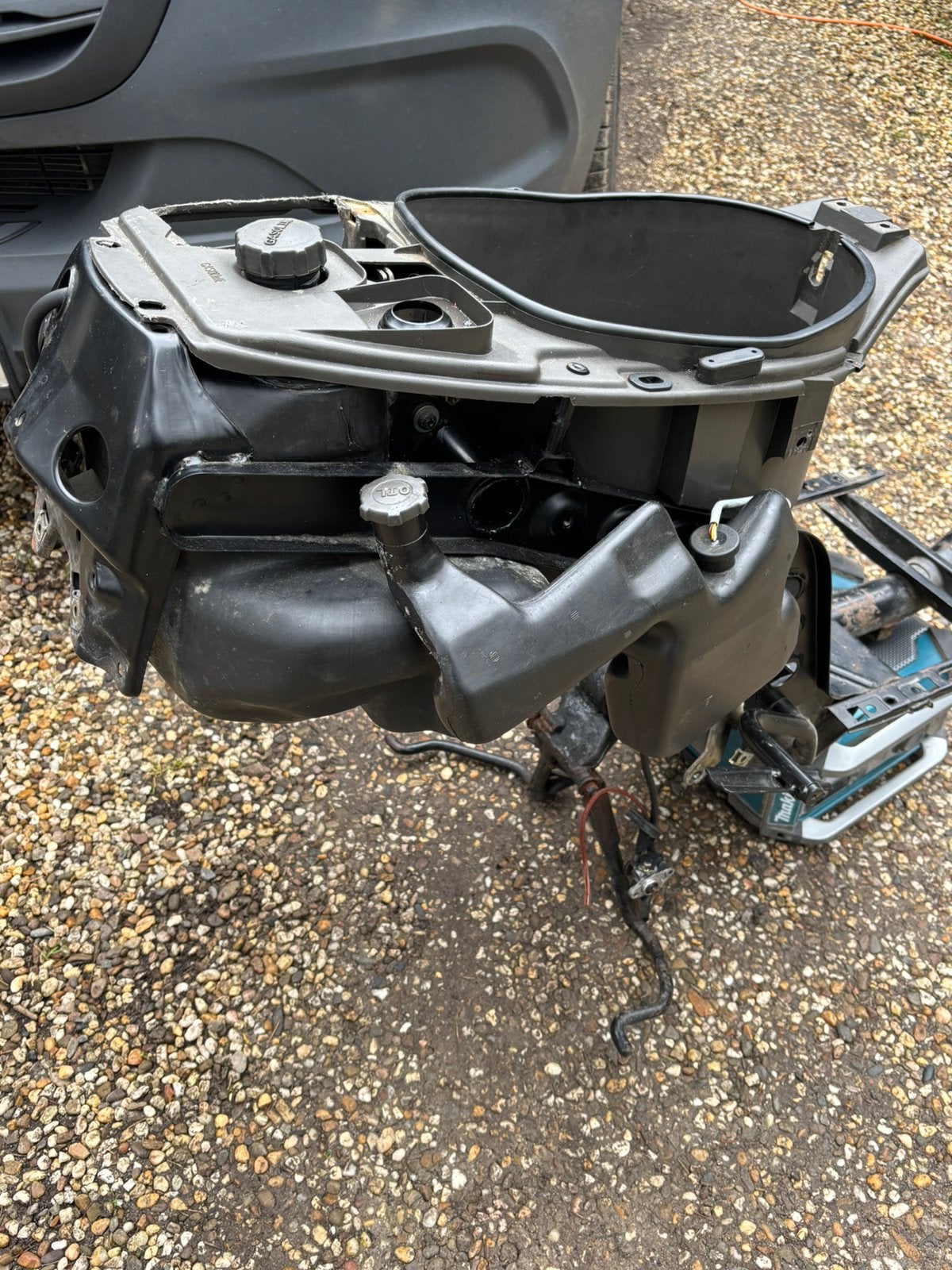 Piaggio skr benzine tank olie tank, Verzenden