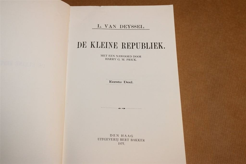 De Kleine Republiek — Kostschoolroman van Deyssel 1889, Boeken, Ophalen of Verzenden, Gelezen