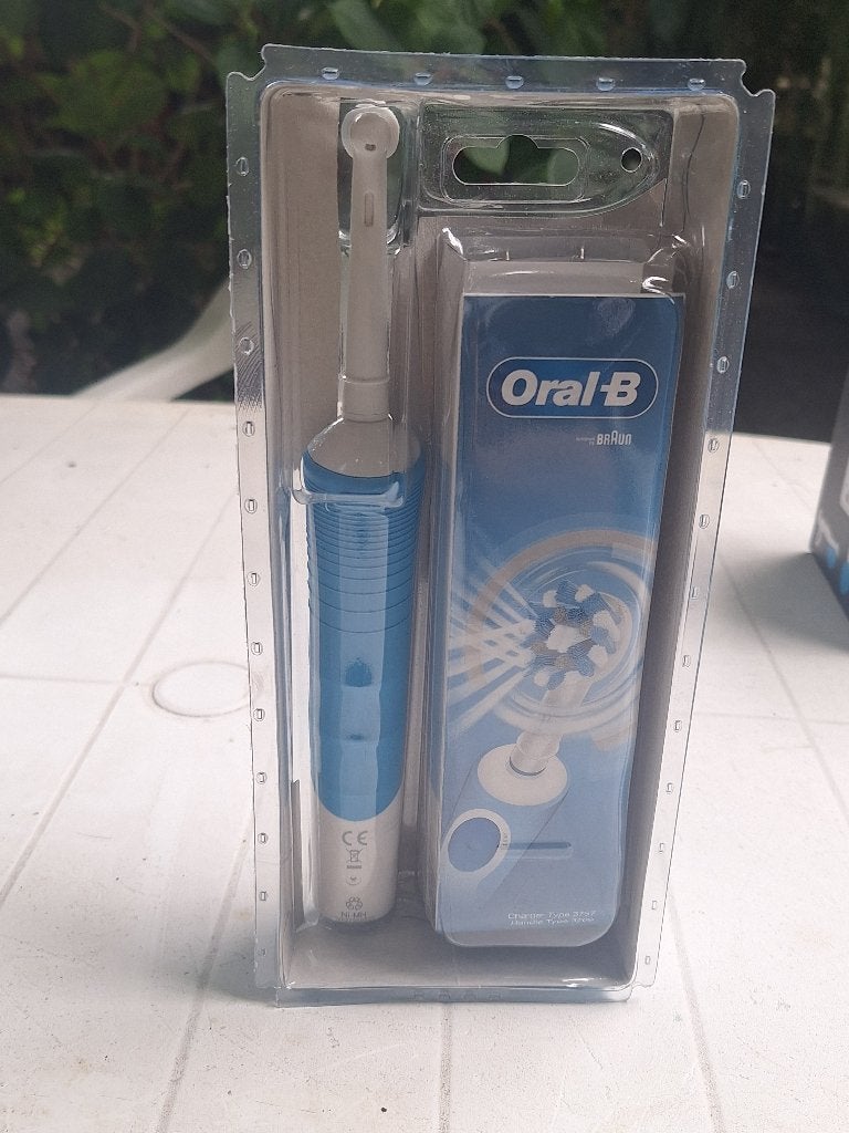 Oral B , vitality easy clean electrische bostel, Ophalen of Verzenden, Nieuw, Tandenborstel