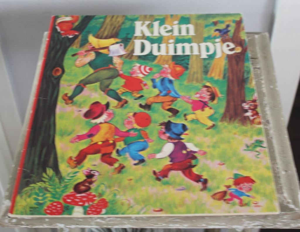stripboek- klein duimpje, Boeken, Eén stripboek, Ophalen of Verzenden, Gelezen
