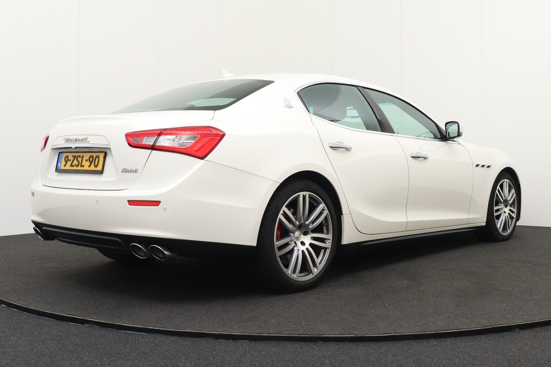 Maserati Ghibli 3.0 V6 275 PK Aut. Leder Sportstoelen 18'LMV, Auto's, Maserati, Achterwielaandrijving, Gebruikt, Diesel, Sedan