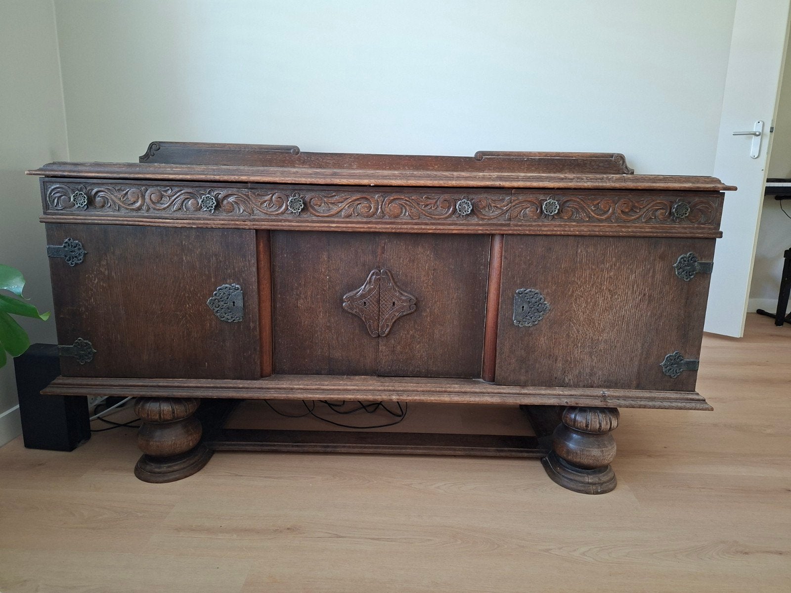 Gratis af te halen: Dressoir 180x55x87 (lxdxh), Ophalen, Gebruikt, 25 tot 50 cm
