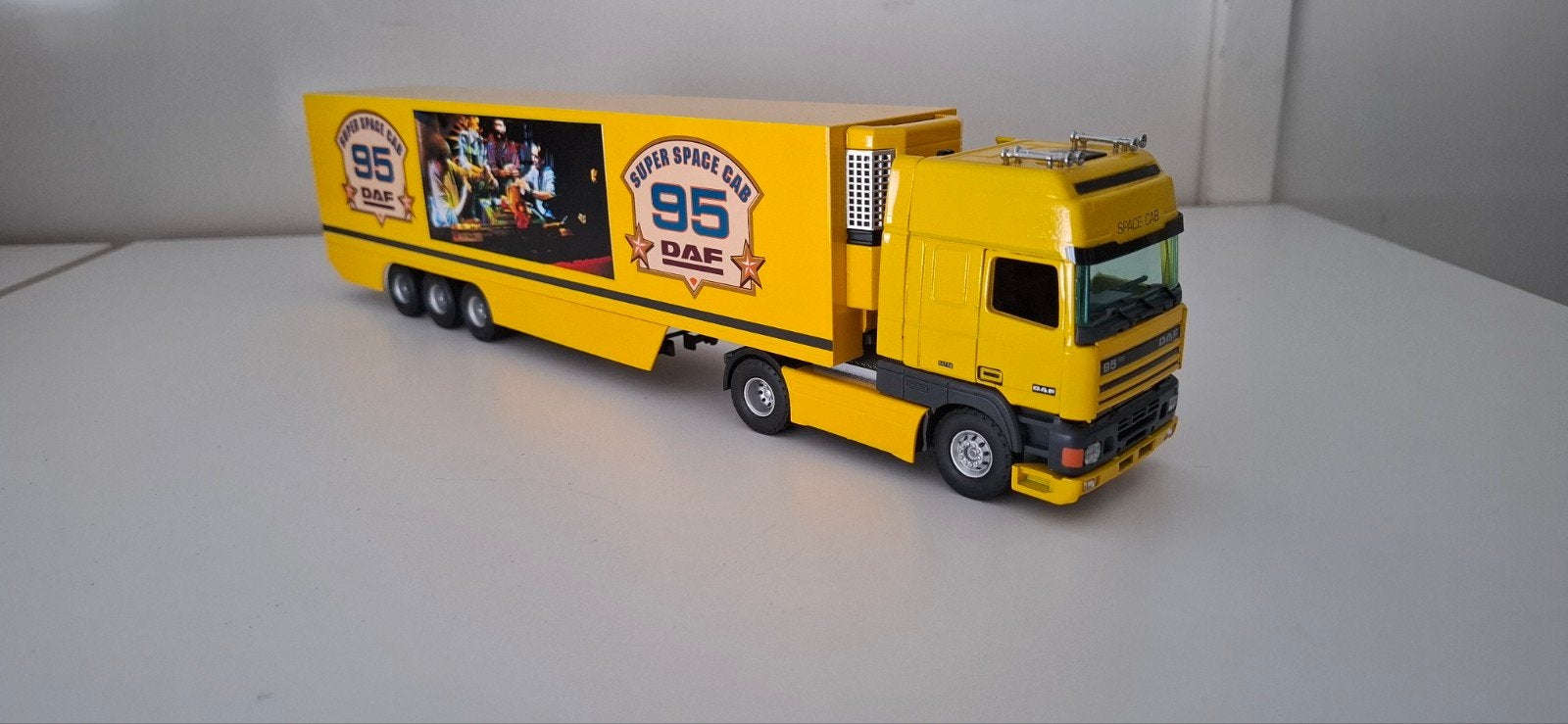 Daf 95 500, Hobby en Vrije tijd, Modelauto's | 1:50, Ophalen of Verzenden, Zo goed als nieuw, Bus of Vrachtwagen, Tekno