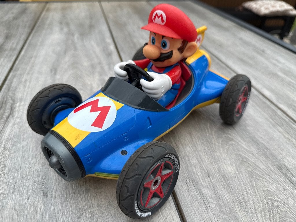 Mario Kart Carrera RC bestuurbare auto, Ophalen of Verzenden, Gebruikt, Overige schalen, Auto offroad