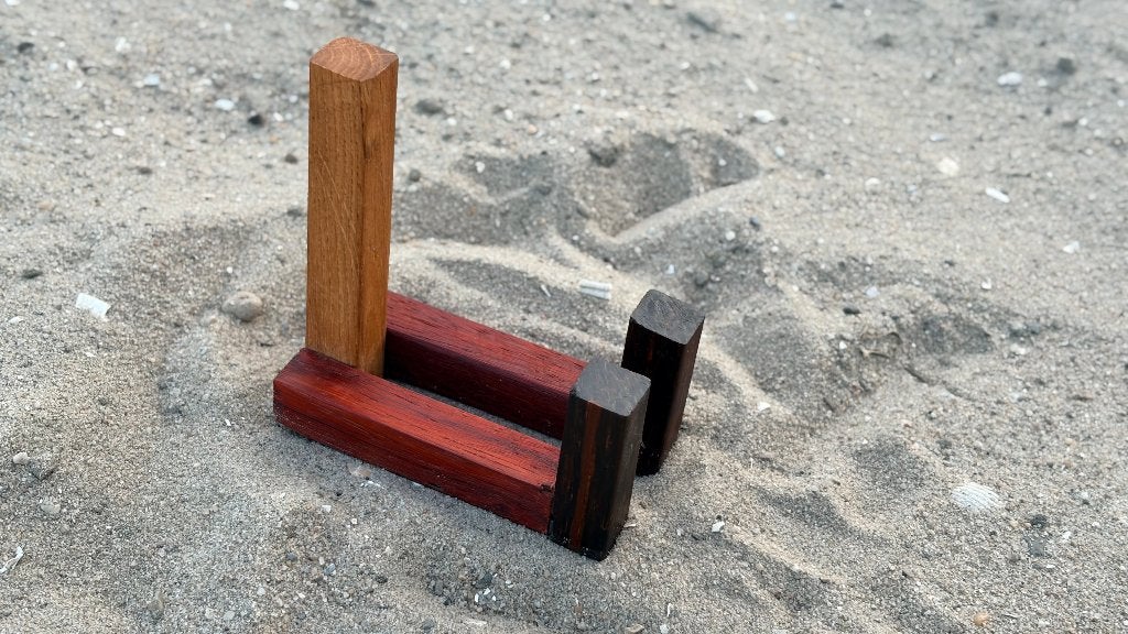 Handgemaakte houten telefoonhouder van gerecycled hardhout, Meerkleurig, Nieuw, Ophalen of Verzenden, Vintage