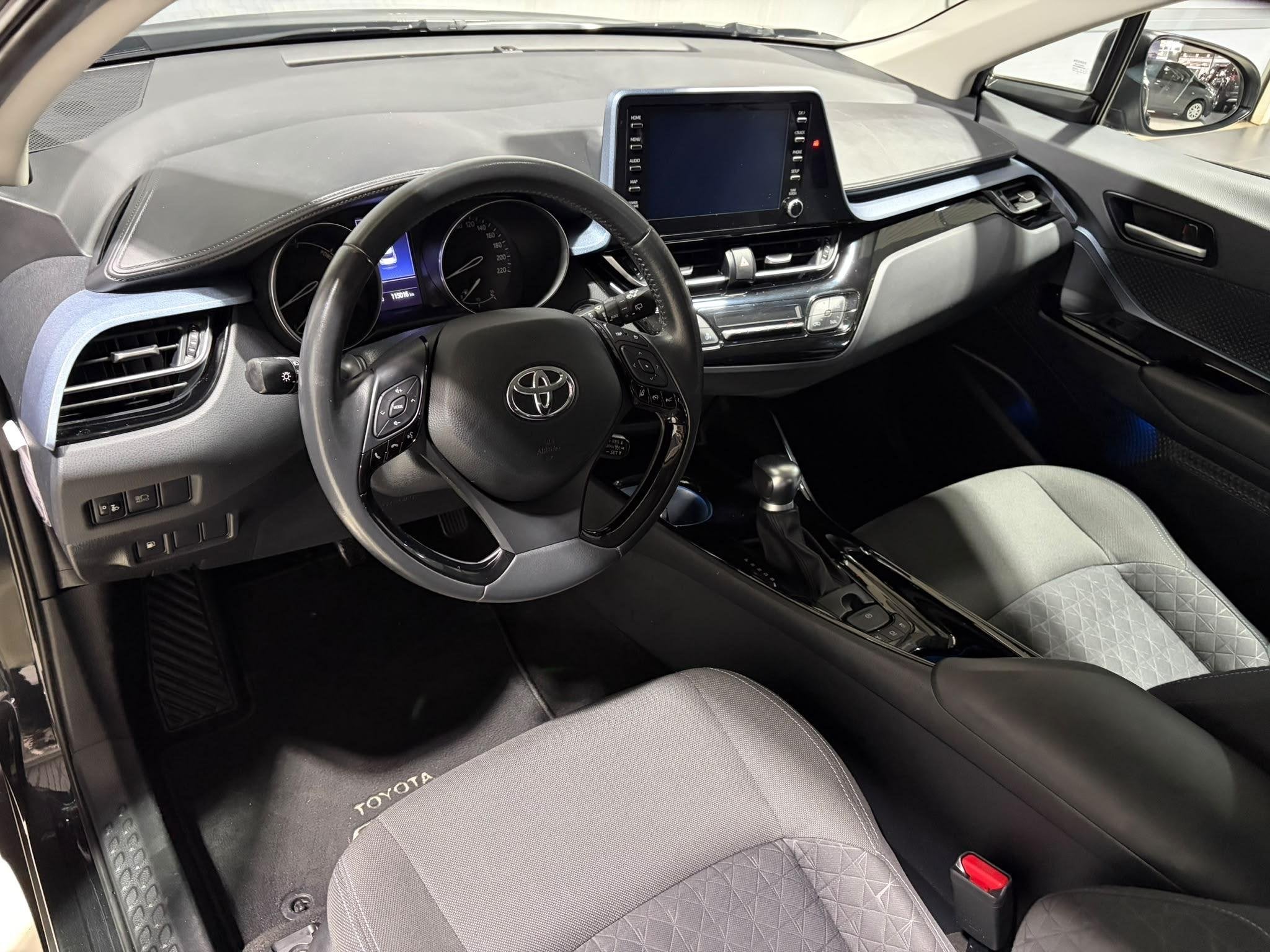 Toyota C-HR 1.8 Hybrid Dynamic Navigatie, adaptive cruise, a, Stof, Euro 6, 4 cilinders, Origineel Nederlands