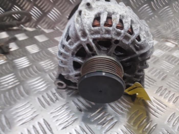 Dynamo van een Peugeot 208, Auto-onderdelen, Motor en Toebehoren, Gebruikt, -, -, Ophalen of Verzenden