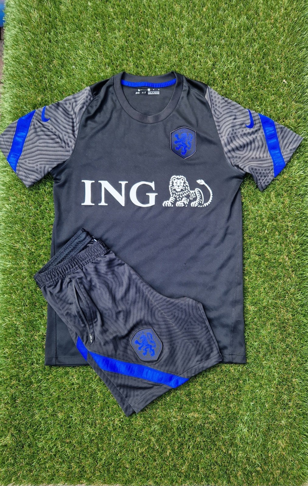 Nederlands elftal tenue shirt en broekje 2020 KNVB Oranje, Maat 48/50 (M), Zwart, Nike, Ophalen of Verzenden