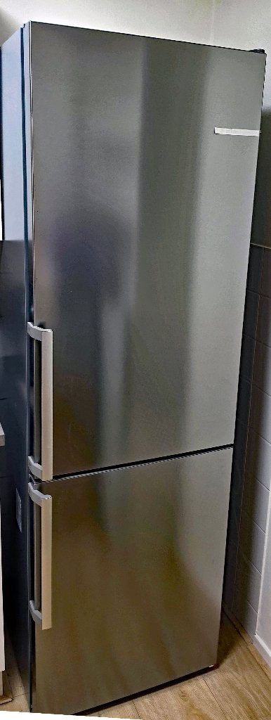 Bosch Koel-vriescombinatie RVS - Zo goed als nieuw, Witgoed en Apparatuur, Koelkasten en IJskasten, Ophalen, 200 liter of meer