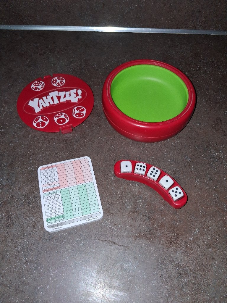 Yahtzee reis spel 2004 uitmuntende staat, Ophalen of Verzenden, Zo goed als nieuw