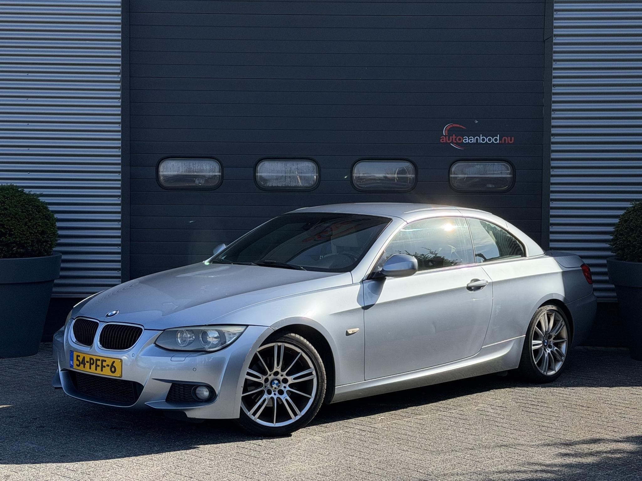 BMW 3-serie Cabrio 320i High Executive M-Sport | Navigatie |, Euro 5, Zwart, 4 cilinders, Cabriolet