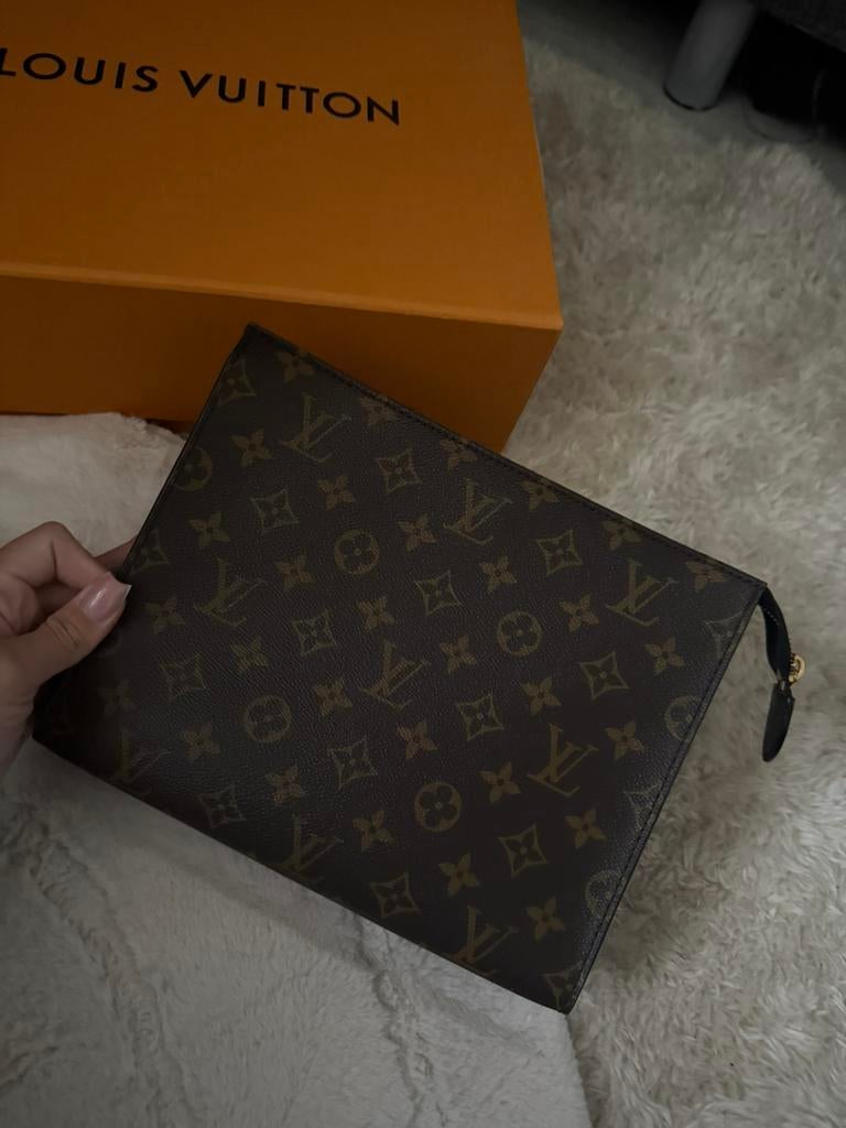 Louis Vuitton Poche Toiletry, Ophalen of Verzenden, Nieuw, Bruin, Handtas