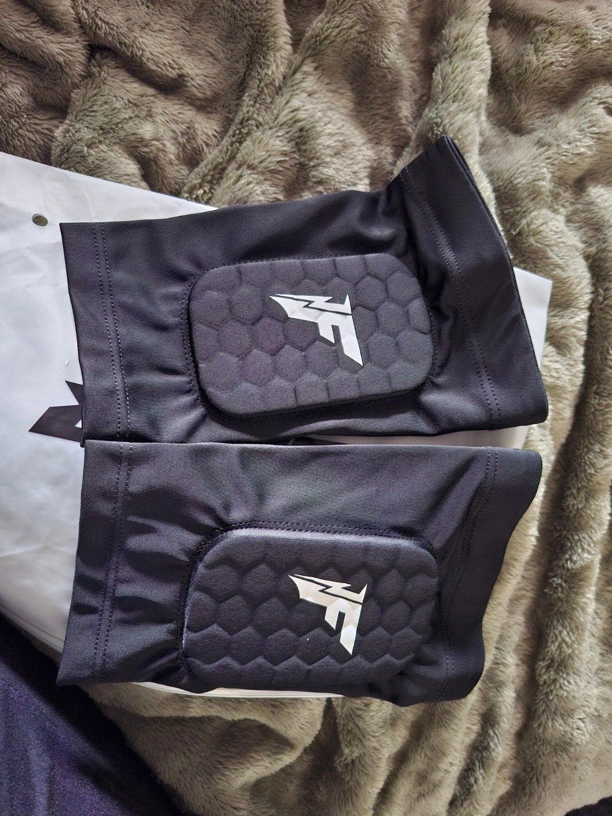 te koop FLAIR scheenbeschermers Zwart Kids Maat M (10*6), Ophalen of Verzenden, Nieuw, Overige typen