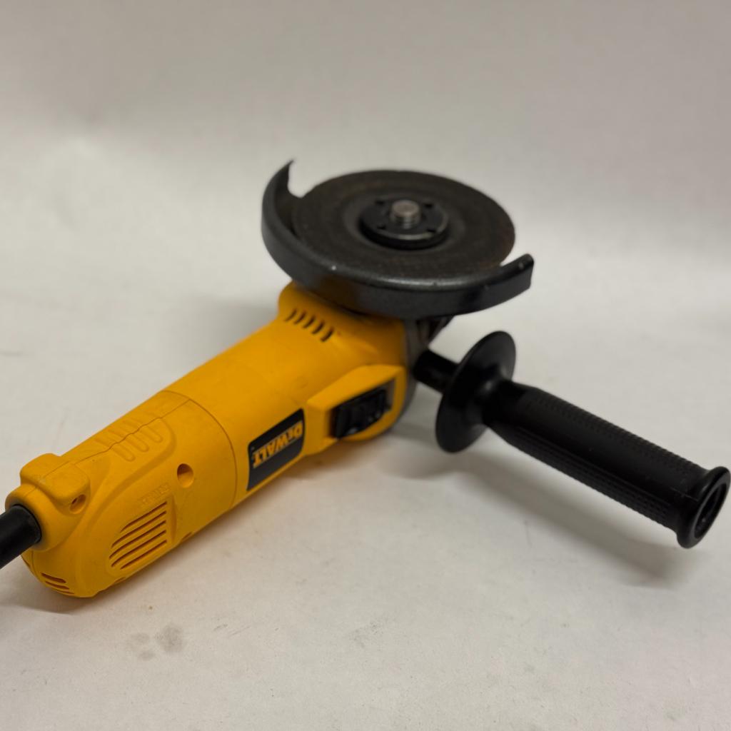 DeWalt D28139 Haakse Slijper 125MM 850W, Dewalt, Zo goed als nieuw, Support@dewalt.com, 701 E. Joppa Road
Towson, MD 21286
USA