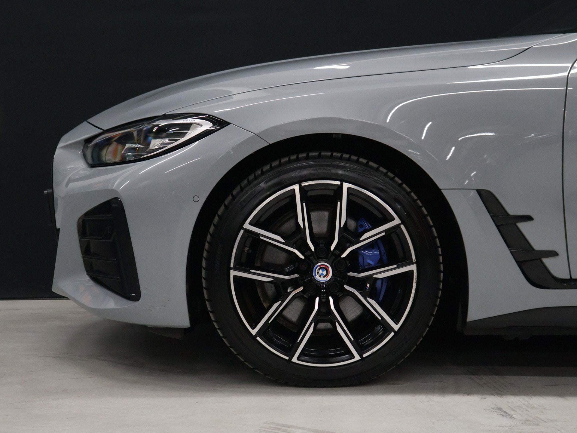 BMW i4 M50 High Executive 84 kWh [SOH 95%, TREKHAAK, APPLE C, Auto's, Dealer onderhouden, Gebruikt, 110 €/maand, Origineel Nederlands
