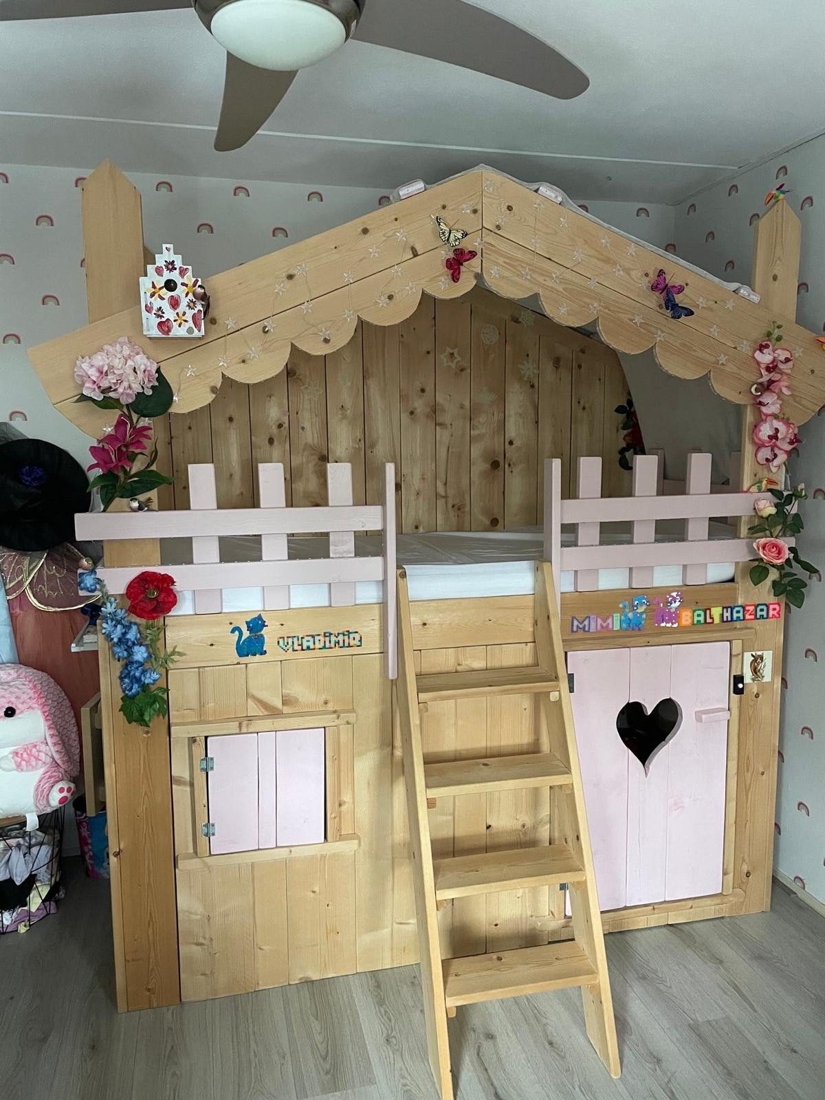 Mooi steigerhout bedhuis voor meisjes, Kinderen en Baby's, Kinderkamer | Stapelbedden en Hoogslapers, Ophalen, Zo goed als nieuw