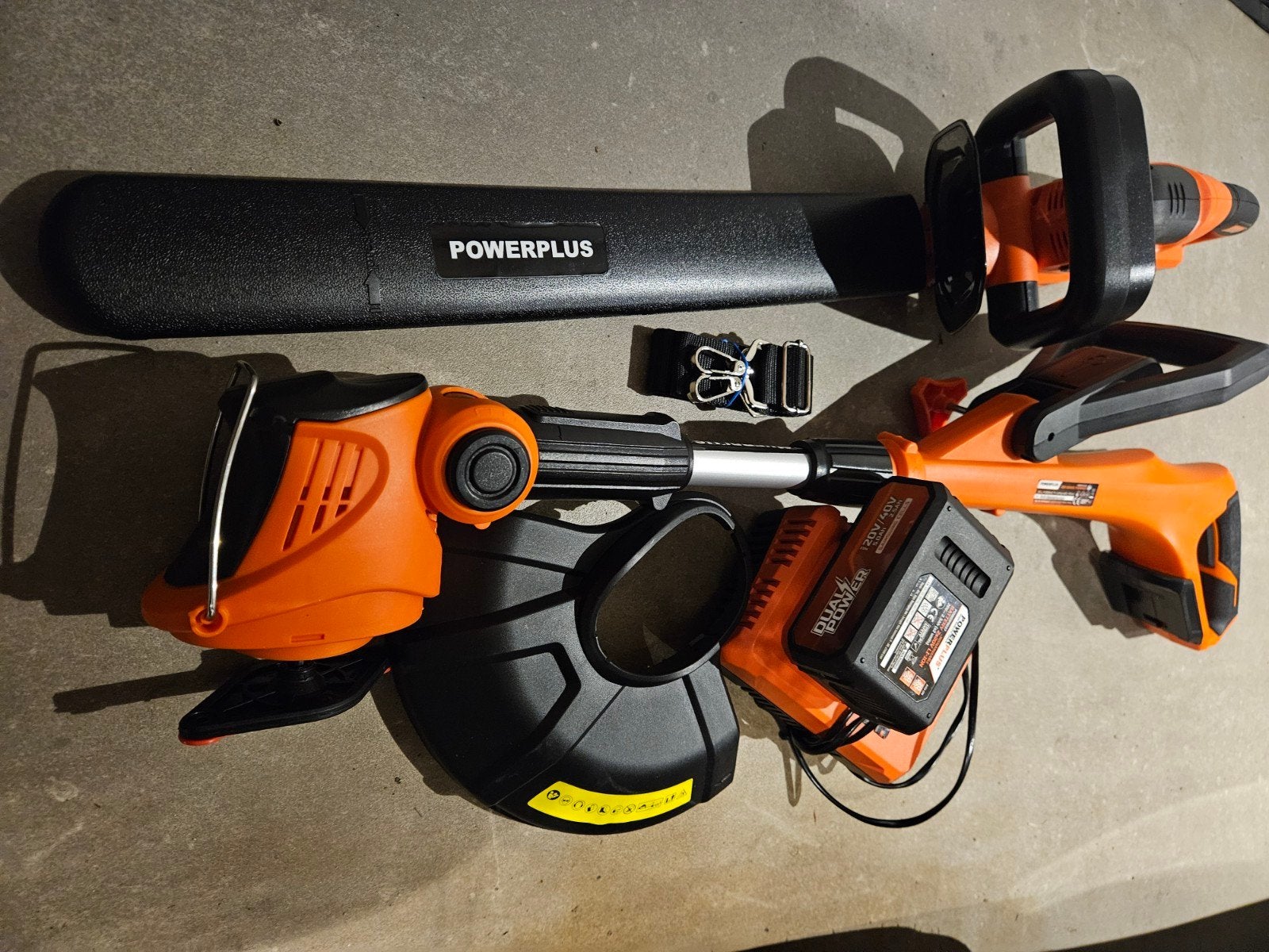 Heggenschaar & Grastrimmer set, Ophalen, Zo goed als nieuw, Accu, Powerplus