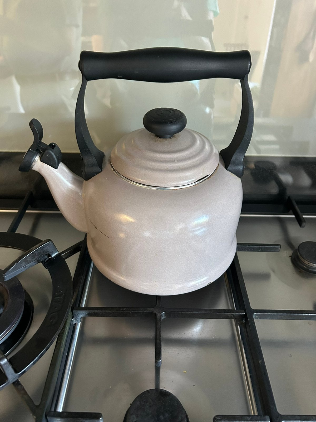 Le creuset waterkoker fluitketel 2.1 liter inhoud, Ophalen of Verzenden, Gebruikt, Gietijzer, Pot, Bus of Blik