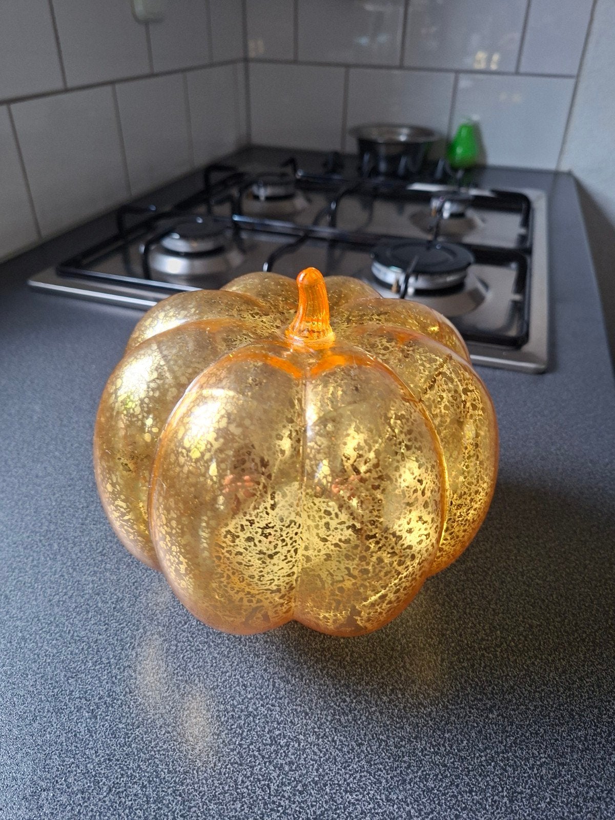 Prachtige LED pompoenlamp van kwikglas, Huis en Inrichting, Ophalen of Verzenden, Zo goed als nieuw, Goud, Glas