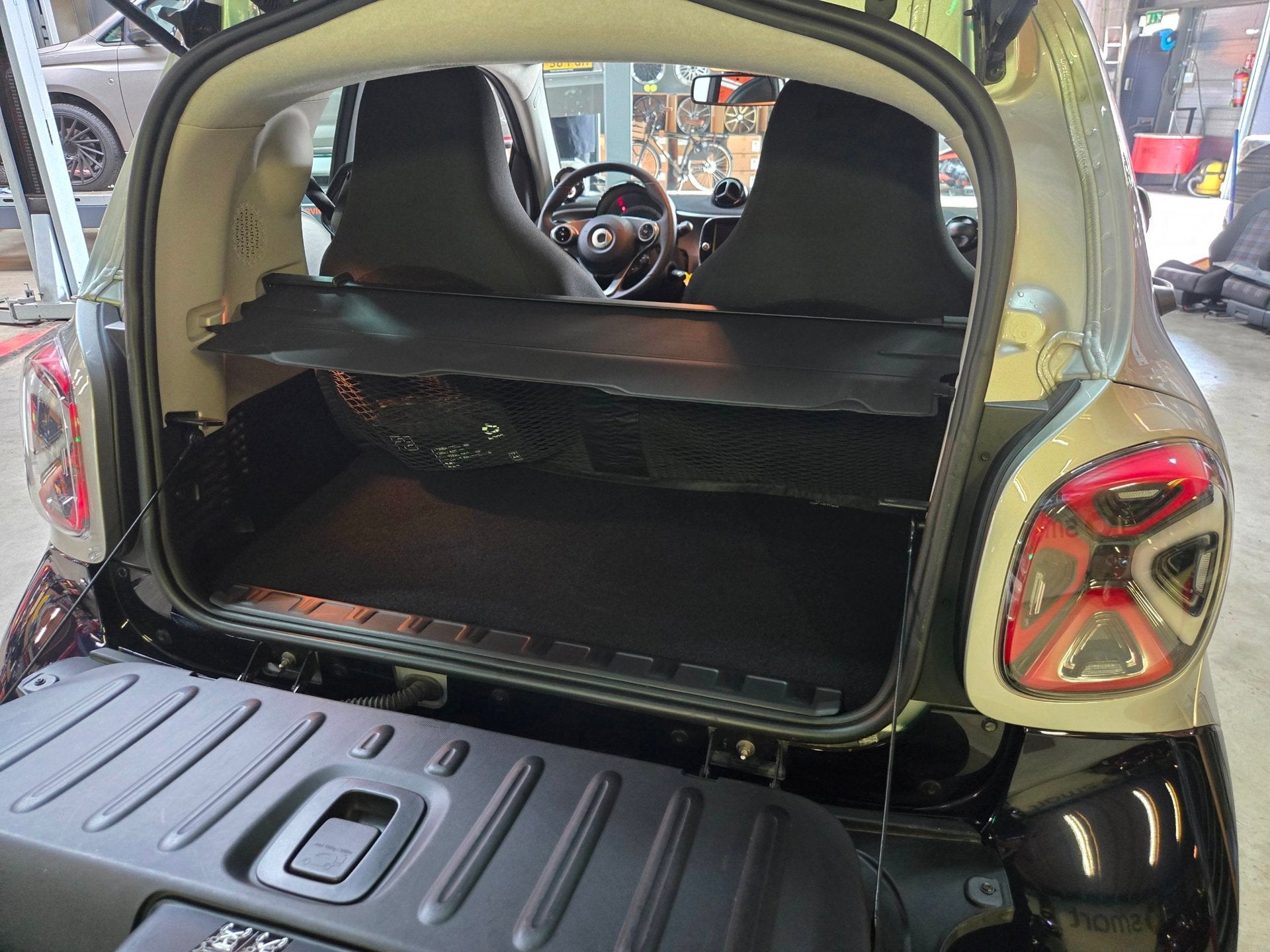 Foto 13 van Smart Fortwo EQ Comfort PLUs - 2024 ! - Winterpakket met sto