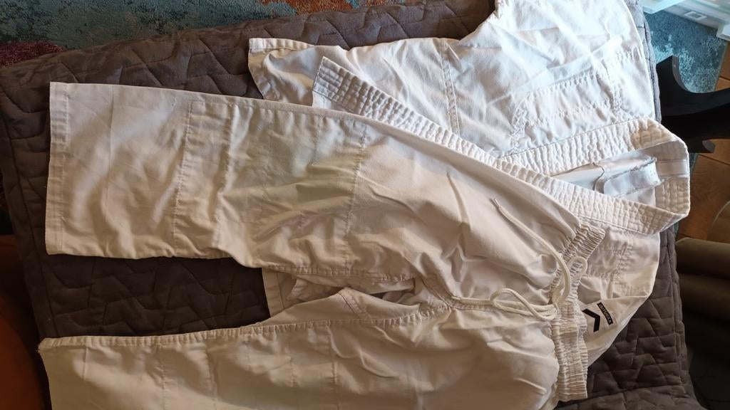 Net judopak maat 120, geschikt voor 5-7 jaar, Ophalen, Gebruikt, Maat XS of kleiner, Judo