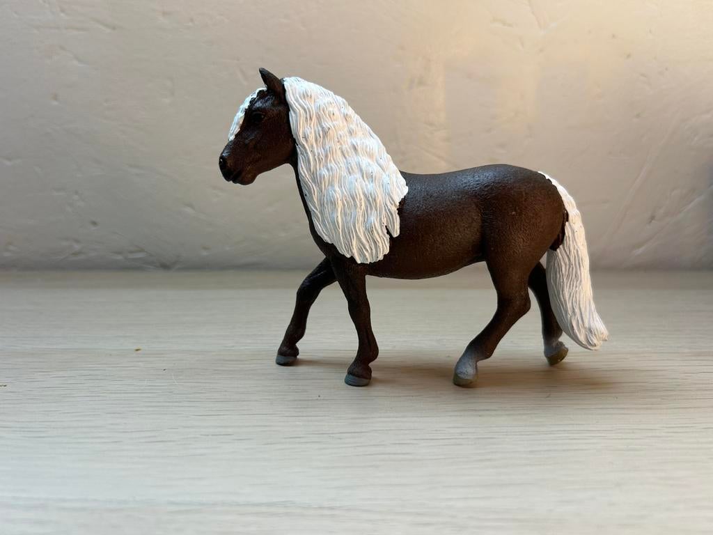 Schleich zwarte woud merrie 139, Ophalen of Verzenden, Zo goed als nieuw, Paard, Beeldje of Figuurtje