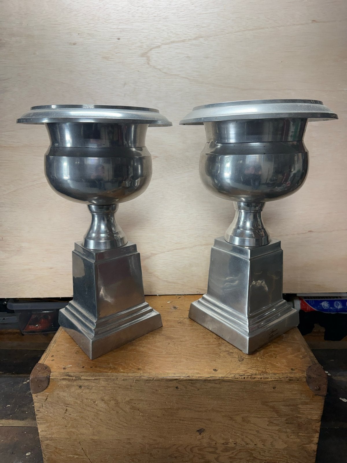 2x Metalen Bloempotten - Hoogte 43,5 cm, Tuin en Terras, Gebruikt, Rond, Binnen, Ophalen of Verzenden