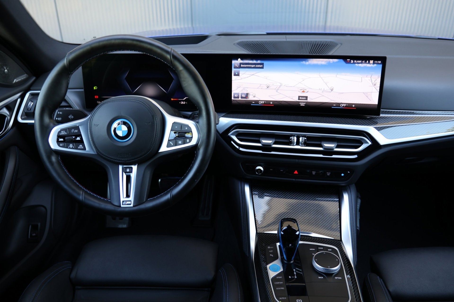 BMW I4 M50 High Executive M-sport | schuifkanteldak | m-spor, Auto's, Dealer onderhouden, Gebruikt, Zwart, 110 €/maand