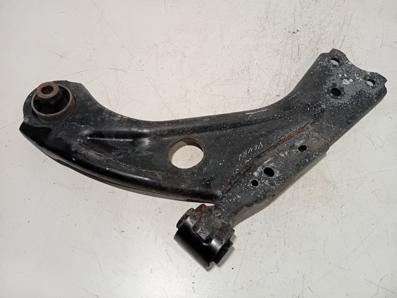 Draagarm rechts voor Peugeot 3008, Onderdelen@venauto.nl, Van der Ven Autorecycling B.V., Gebruikt, Ettenseweg 76, 4706 PB Roosendaal, The Netherlands
