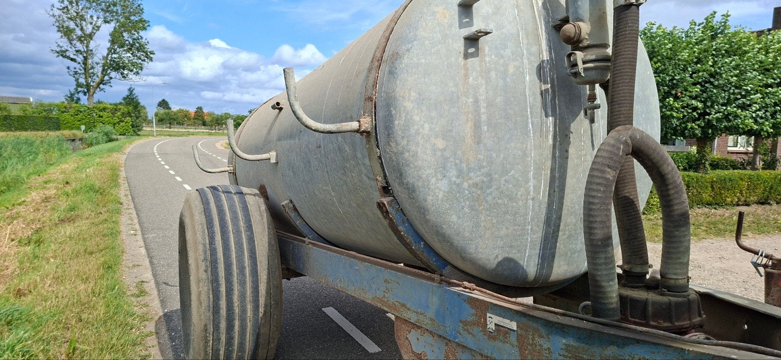 Giertank 4000 liter met kenteken, Ophalen