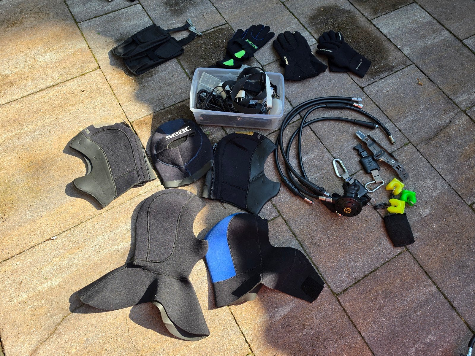 Duikuitrusting: Duikpakken, handschoenen, loodgordel en meer, Ophalen of Verzenden