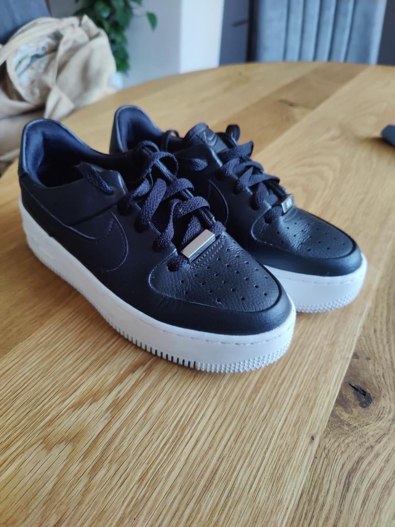 Nike AF1 Air Force 1 - Maat 36,5 - Zo goed als nieuw, Kleding | Dames, Schoenen, Zwart, Nike, Ophalen of Verzenden, Sneakers of Gympen