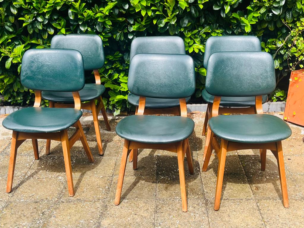Set vintage houten stoelen groen  skai bekleding jaren 70, Huis en Inrichting, Stoelen, Ophalen of Verzenden, Zo goed als nieuw