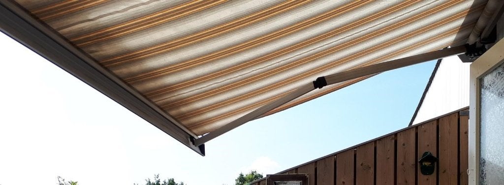 ZONNESCHERM, Ophalen, 450 cm of meer, Elektrisch, Zo goed als nieuw