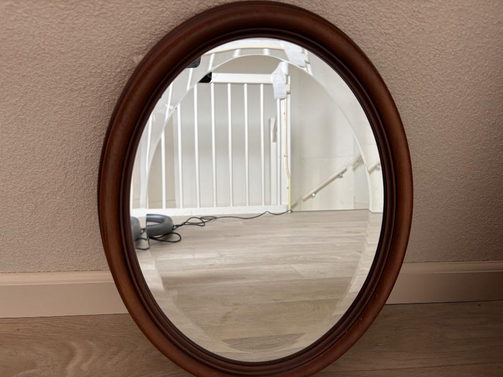Ovalen spiegel hout met geslepen glas, Ophalen of Verzenden, Ovaal, Minder dan 50 cm, Minder dan 100 cm