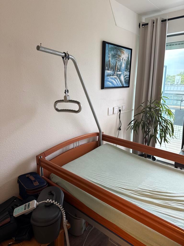 Trio quad 7 care L medisch bed, Ophalen, Verstelbaar, 90 cm, Eenpersoons