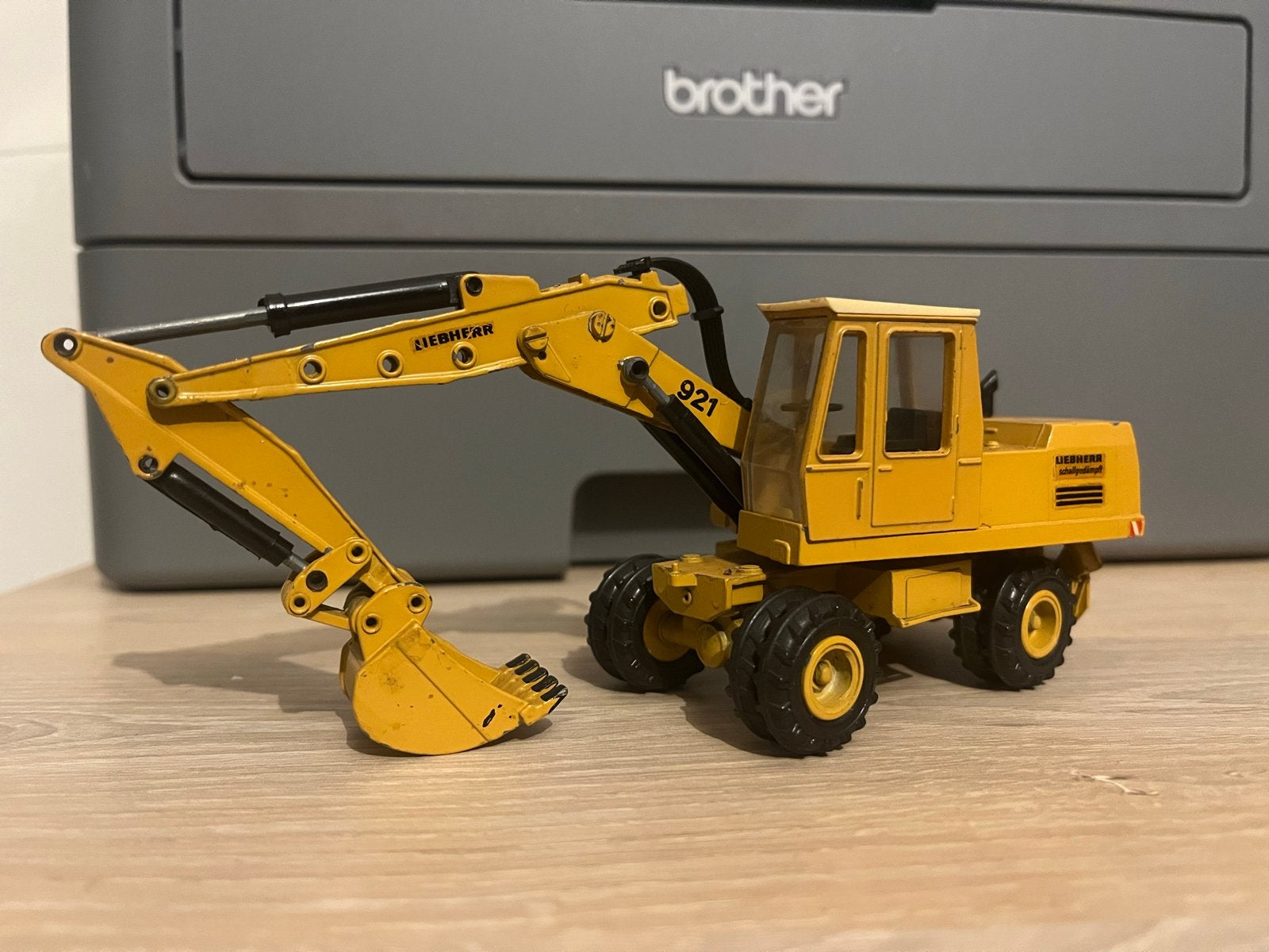 Liebherr 921 Graafmachine Model - Zo goed als nieuw, Ophalen of Verzenden, Zo goed als nieuw, Overige typen, Overige merken