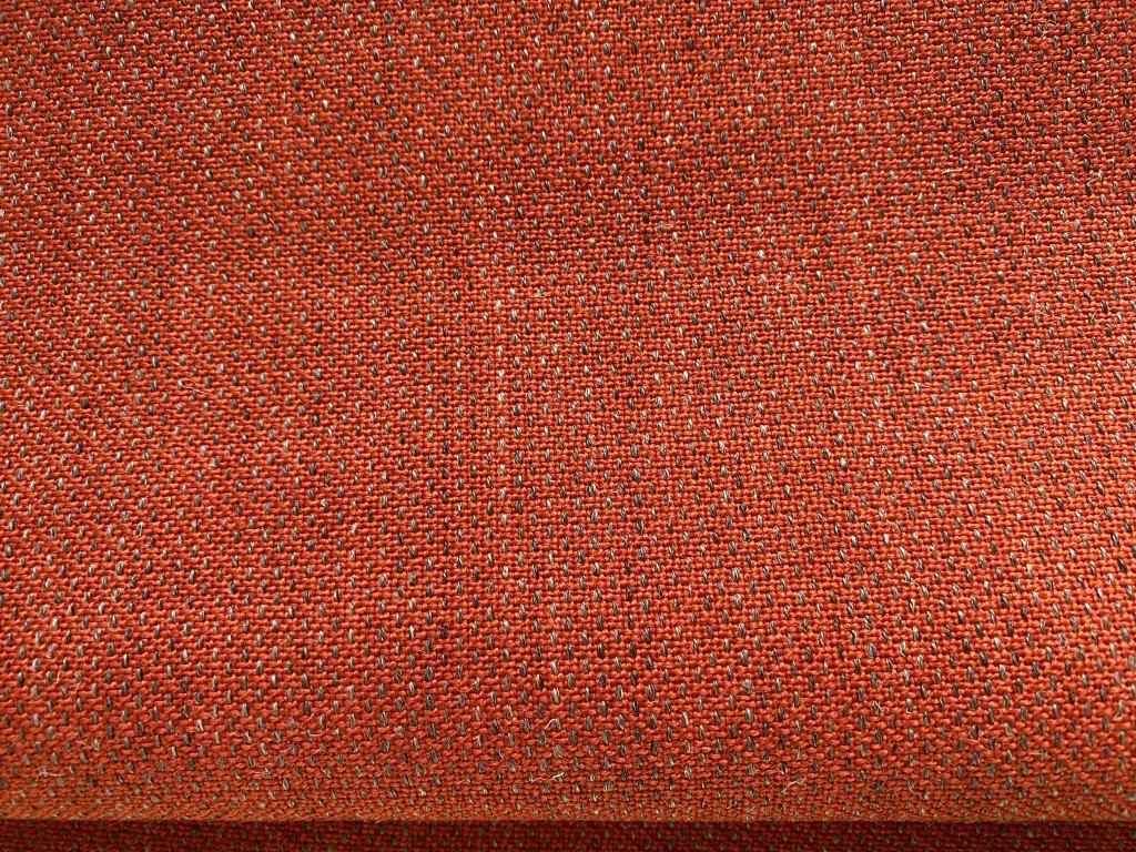 Kvadrat Clara 2 548; oranje + iets grijs; restant meubelstof, Hobby en Vrije tijd, Stoffen en Lappen, Wol, 120 cm of meer, Nieuw