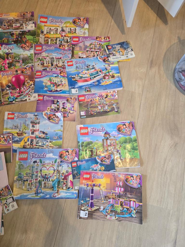 Heel veel lego friends op kleur gesorteerd, Ophalen, Zo goed als nieuw