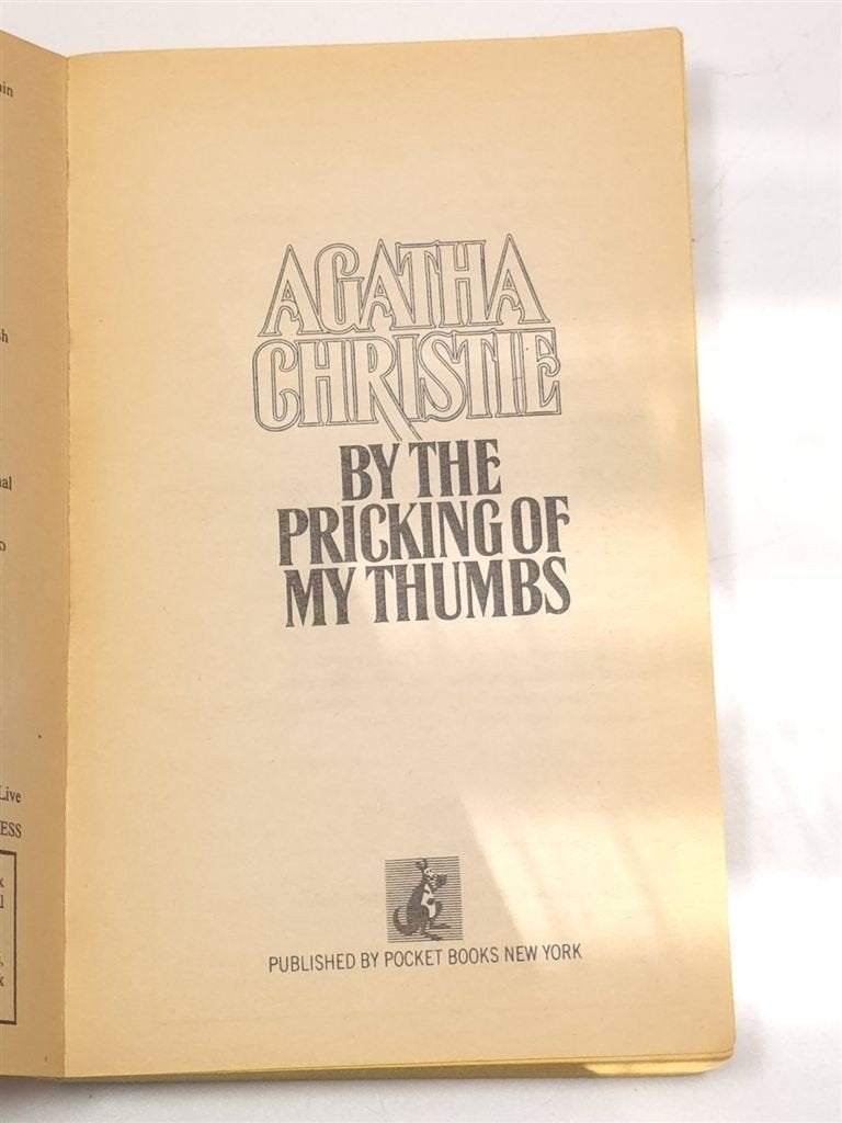 By the Pricking of My Thumbs — Agatha Christie 1969, Boeken, Ophalen of Verzenden, Gelezen