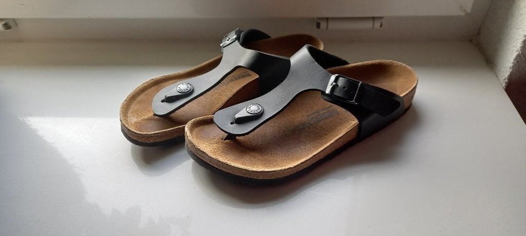 Birkenstock zwarte teenslippers maat 33., Ophalen, Gebruikt, Jongen of Meisje, Laarzen
