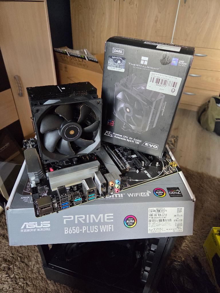 Asus Prime B650 plus Wifi combo, Computers en Software, Processors, Zo goed als nieuw, 8-core, 3 tot 4 Ghz, Ophalen