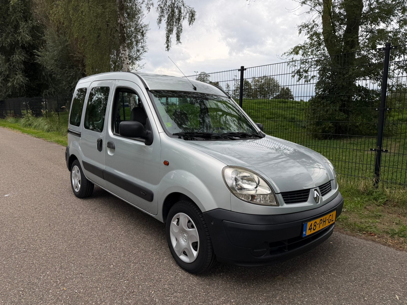 Renault Kangoo 1.2 Rolstoelauto / Invalide auto Historie, Voorwielaandrijving, Stof, 4 cilinders, Handgeschakeld