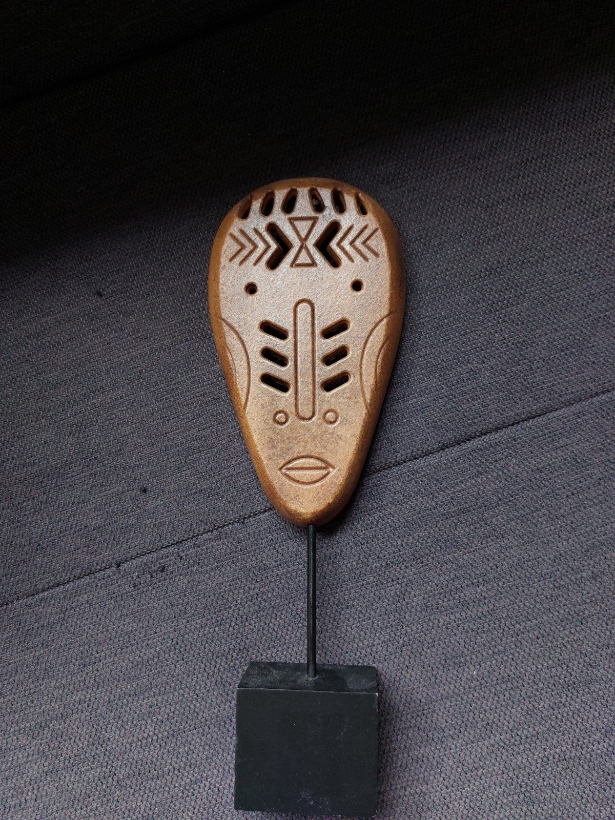 Mooi houten masker op standaard, Ophalen of Verzenden, Zo goed als nieuw