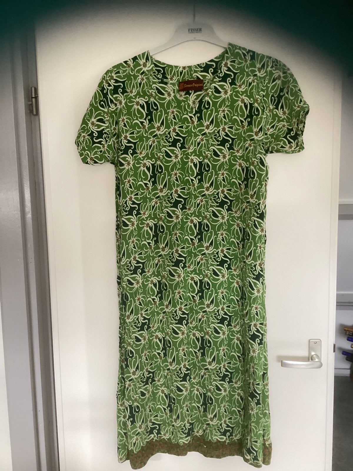 Borneo Original, batik jurk groen, kuit lengte, mt 40,, Kleding | Dames, Ophalen of Verzenden, Zo goed als nieuw, Maat 38/40 (M)