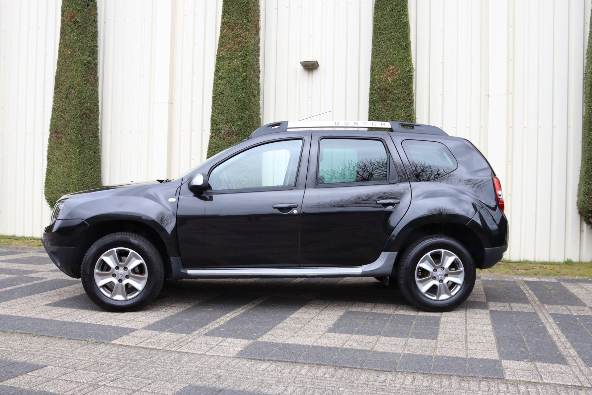 Dacia Duster 1.2 TCe 4x2 Prestige Airco , Navigatie, Voorwielaandrijving, Euro 5, Gebruikt, Zwart