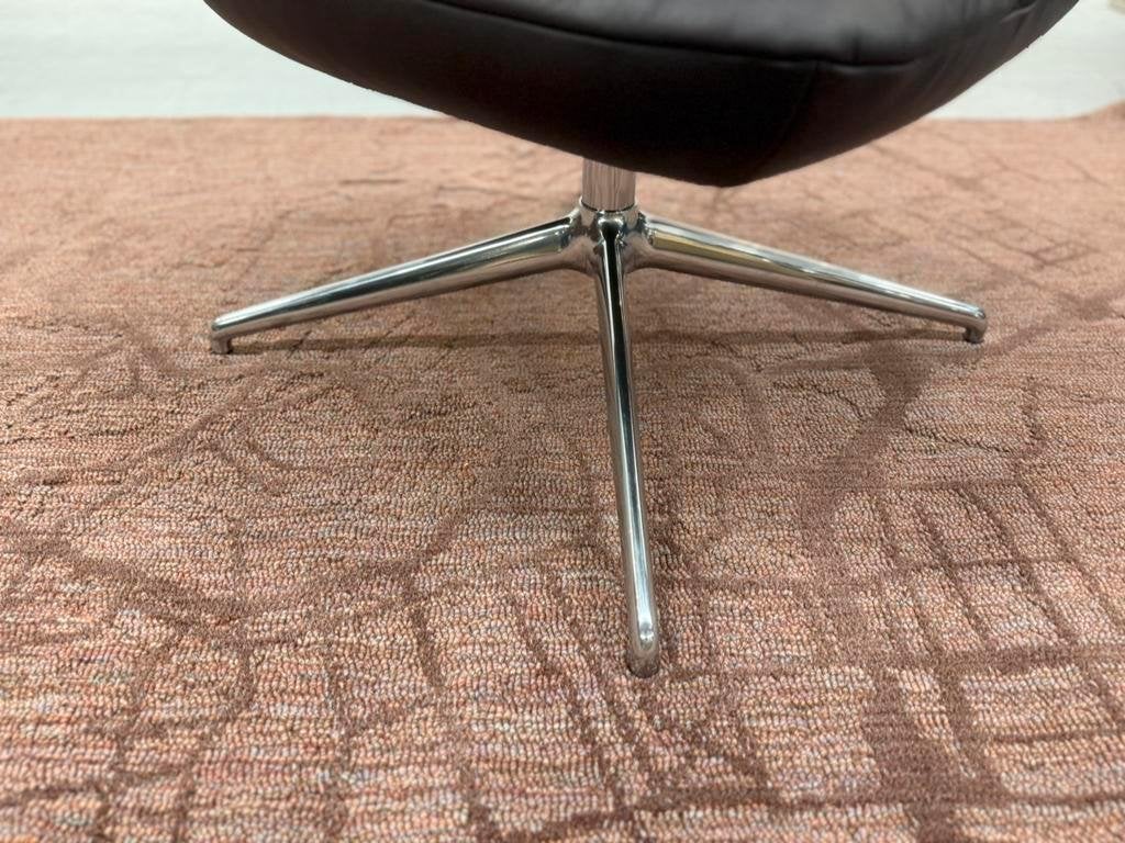 Nieuw Leolux Lodey voetenbank bruin leer design poef, Leolux, Info@leolux.nl, 50 tot 75 cm, Nieuw