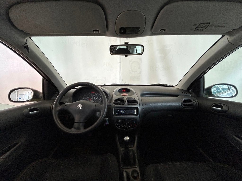 Peugeot 206 1.4 XS|1E EIG|NAP|TREKHAAK|ELEK RAMEN|APK02-2027, Auto's, Peugeot, Voorwielaandrijving, 31 €/maand, 4 cilinders, Origineel Nederlands