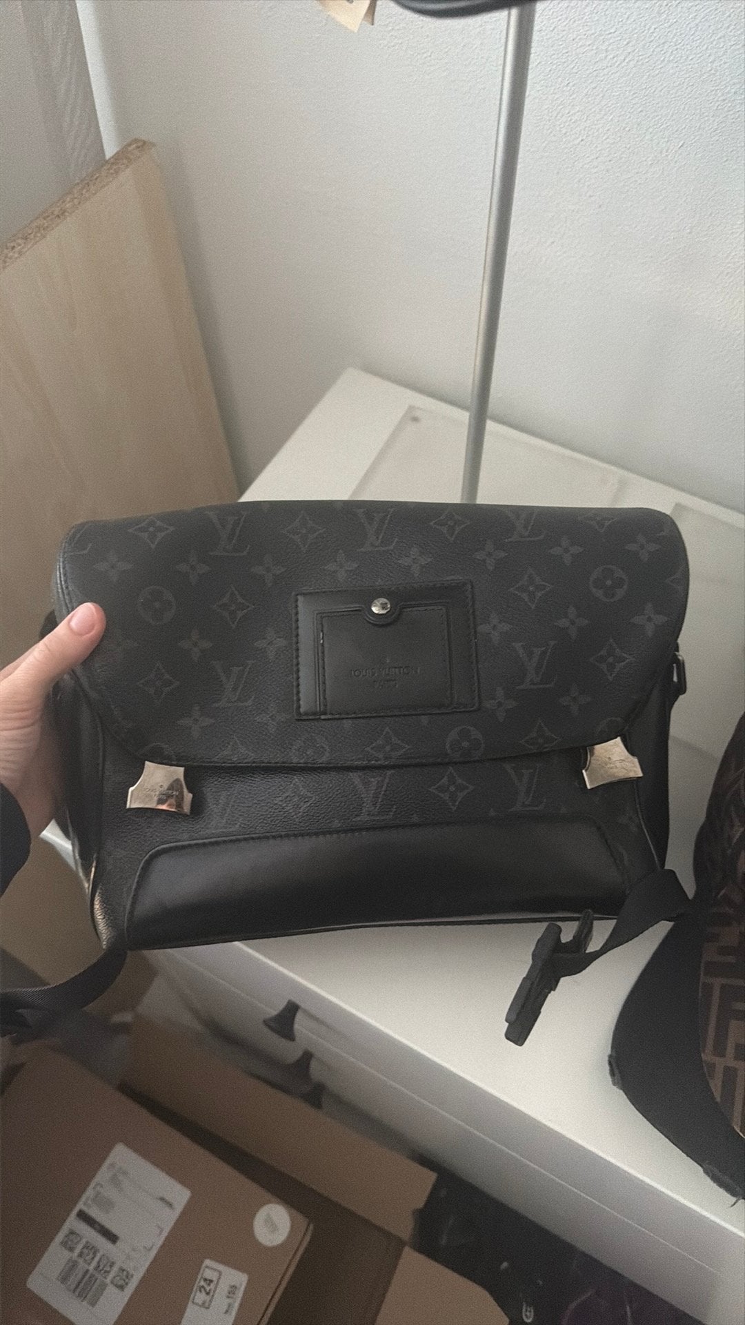 Louis vuitton messengerbag voyager, Ophalen of Verzenden, 17 inch of meer, Zo goed als nieuw, Aktetas