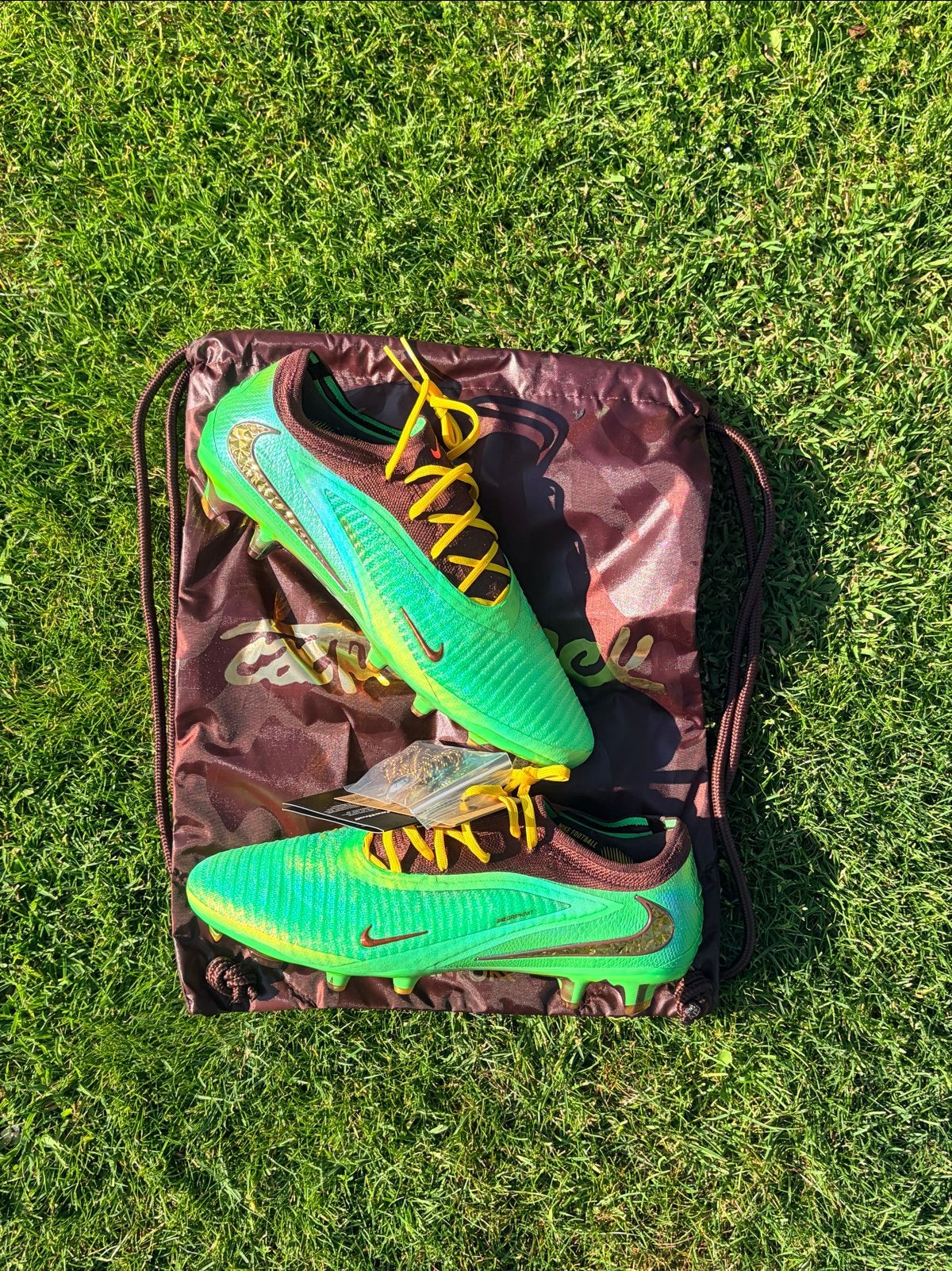 Nike x Travis Scott voetbalschoenen - Maat 44,5 - Nieuw, Sport en Fitness, Voetbal, Maat XS of kleiner, Ophalen, Nieuw, Schoenen